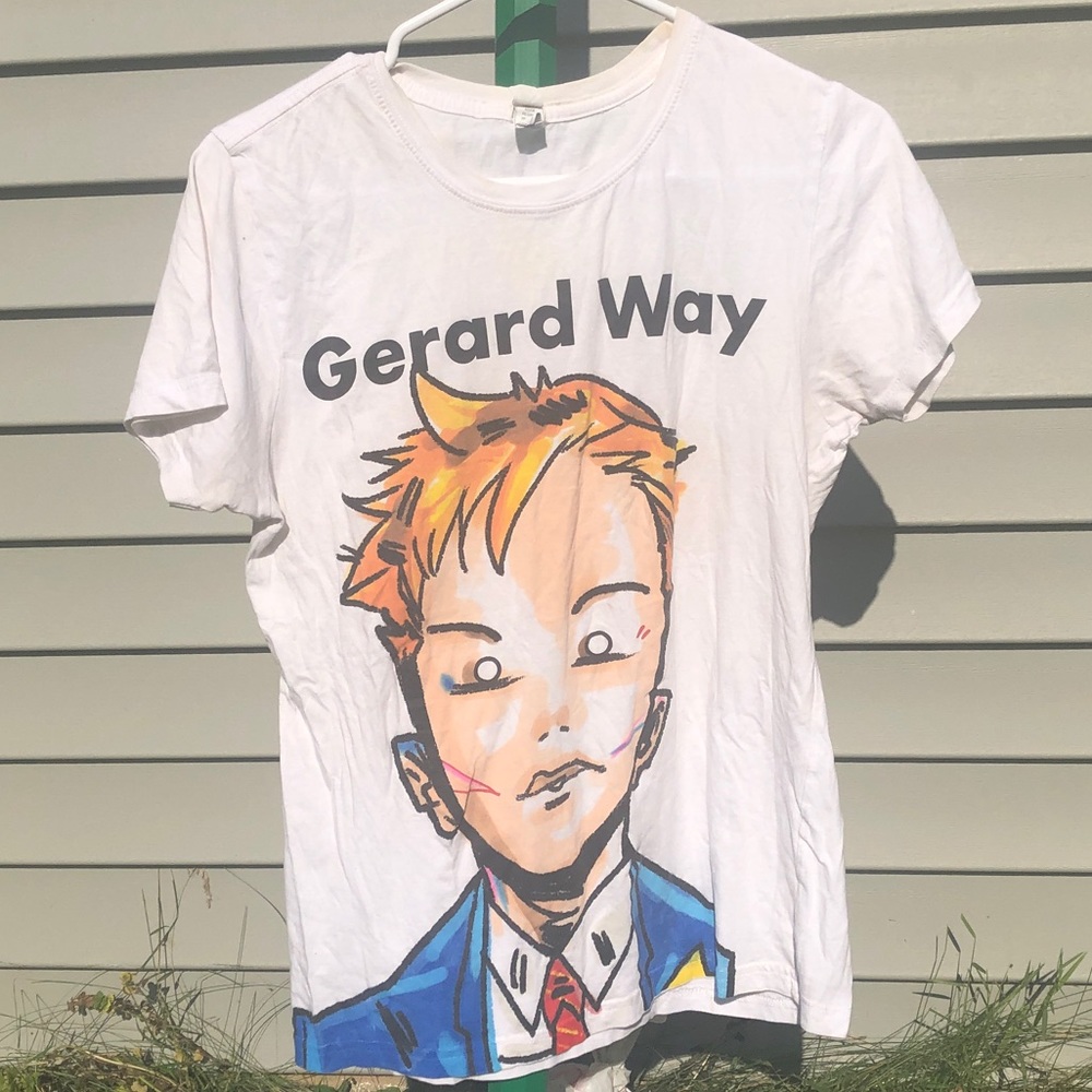LAST CHANCE: Gerard Way Hesitant Alien Tee